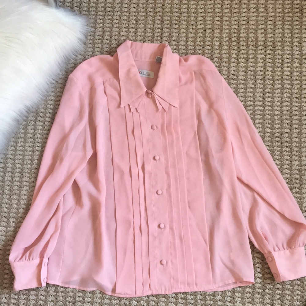 Vintage elegant baby pink button down
